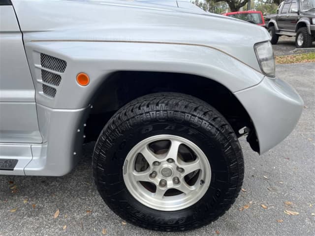 1997 Mitsubishi Pajero JDM car for sale — photo 9 of 10