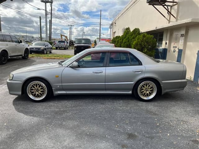 1998 Nissan Skyline JDM car for sale — photo 4 of 10