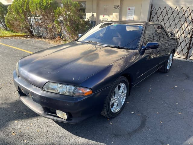 1989 Nissan Skyline JDM car for sale — photo 3 of 10