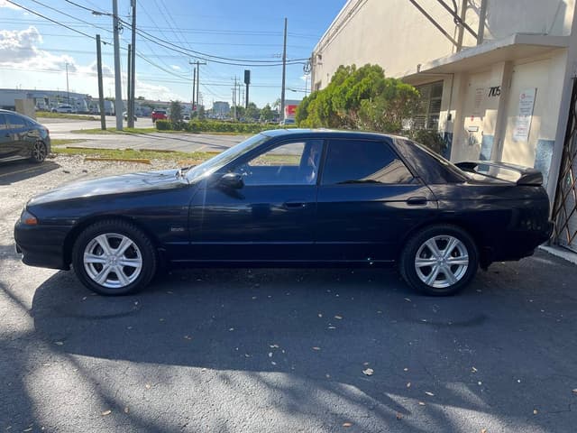 1989 Nissan Skyline JDM car for sale — photo 4 of 10