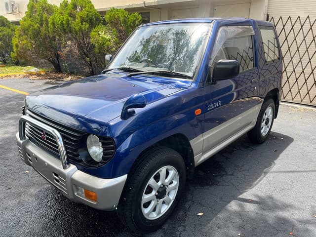 1995 Mitsubishi Pajero JDM car for sale — photo 3 of 10