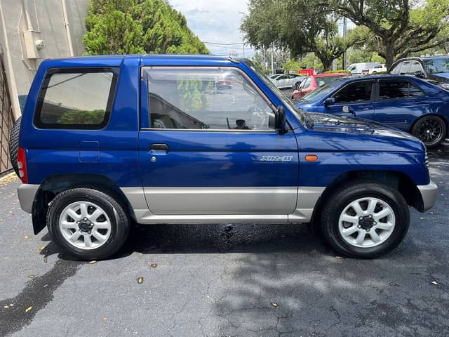 1995 Mitsubishi Pajero JDM car for sale — photo 8 of 10