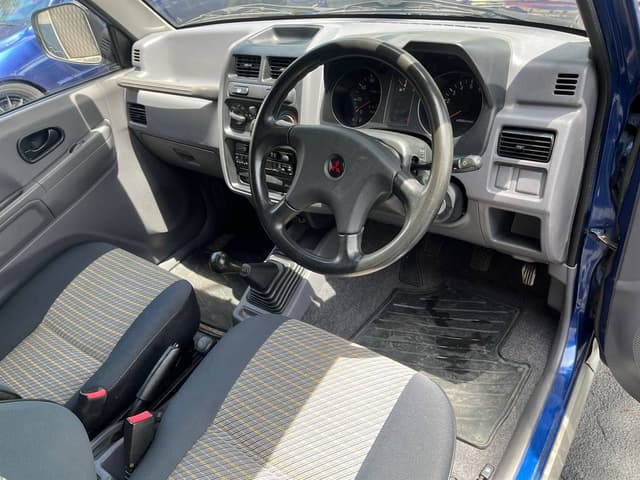 1995 Mitsubishi Pajero JDM car for sale — photo 10 of 10