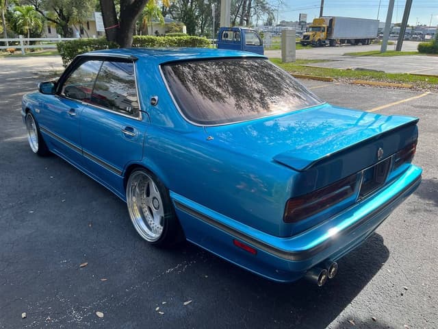 1991 Nissan Cima JDM car for sale — photo 5 of 10