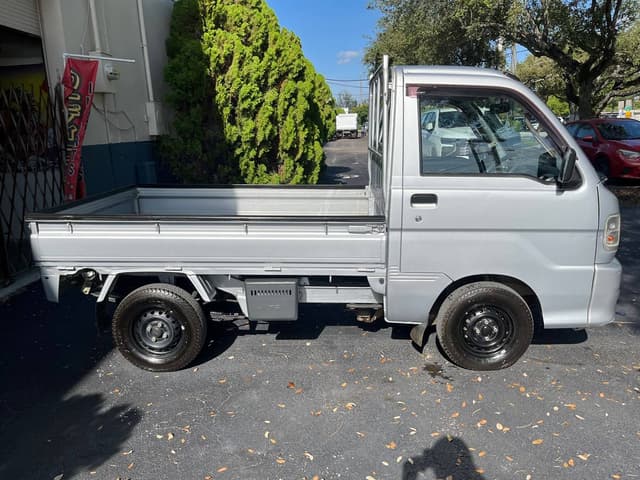 1999 Daihatsu Hijet JDM car for sale — photo 9 of 10