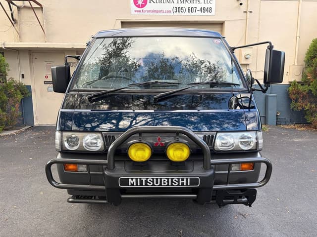 1996 Mitsubishi Delica JDM car for sale — photo 2 of 10