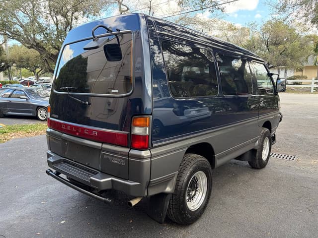 1996 Mitsubishi Delica JDM car for sale — photo 7 of 10