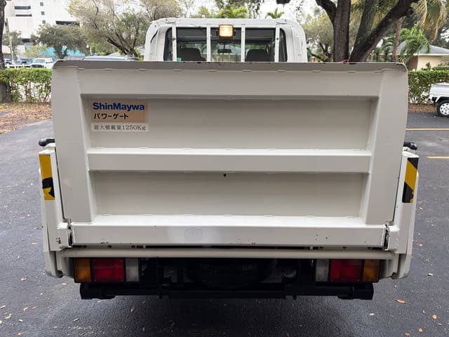 2000 Isuzu Elf JDM car for sale — photo 9 of 10