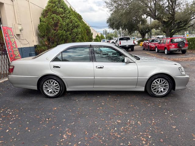 2000 Toyota Crown JDM car for sale — photo 8 of 10