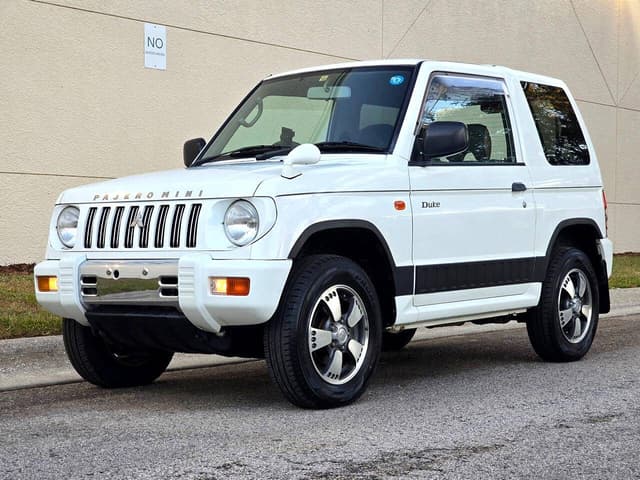 1998 Mitsubishi Pajero JDM car for sale — photo 3 of 10
