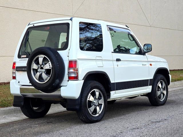 1998 Mitsubishi Pajero JDM car for sale — photo 4 of 10