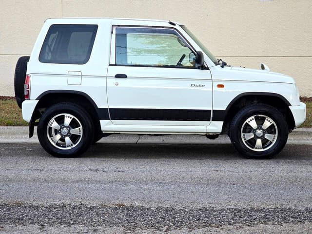 1998 Mitsubishi Pajero JDM car for sale — photo 6 of 10