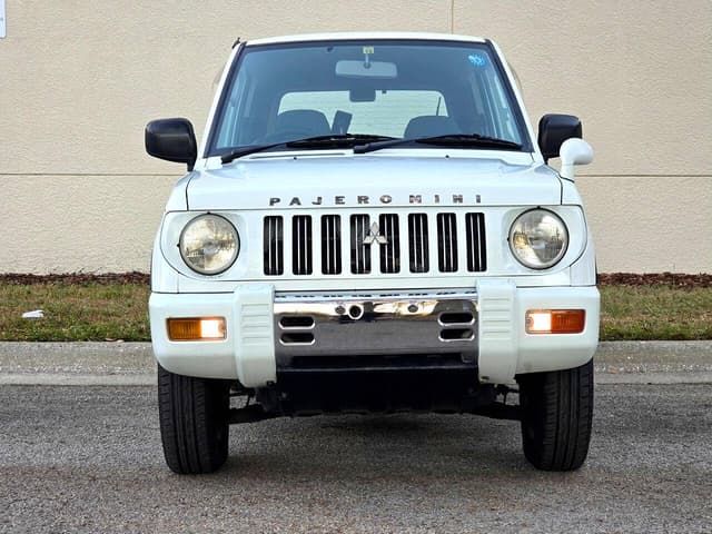 1998 Mitsubishi Pajero JDM car for sale — photo 8 of 10