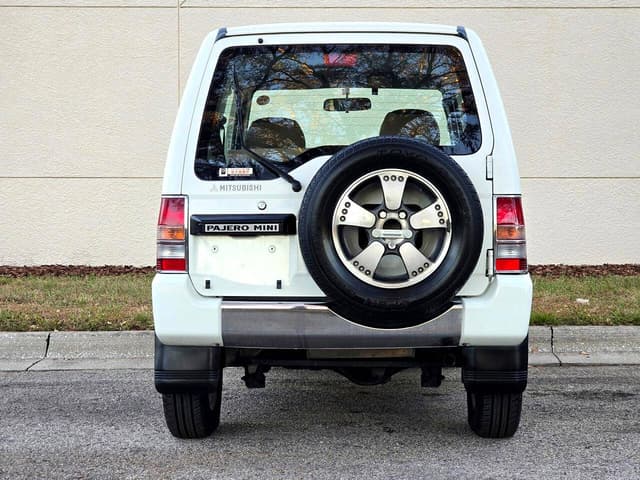 1998 Mitsubishi Pajero JDM car for sale — photo 9 of 10