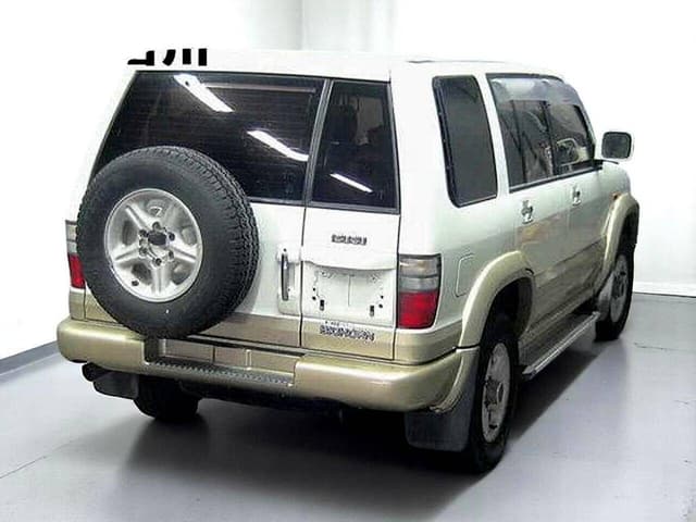1999 Isuzu Bighorn JDM car for sale — photo 2 of 3