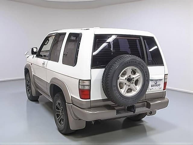 2000 Isuzu Bighorn JDM car for sale — photo 2 of 3