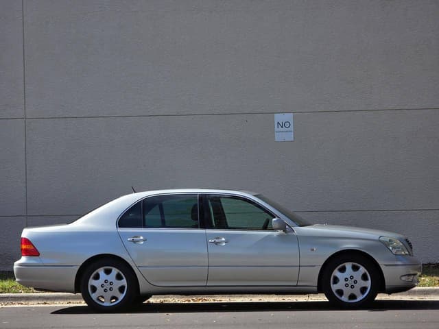 2001 Toyota Celsior JDM car for sale — photo 2 of 10