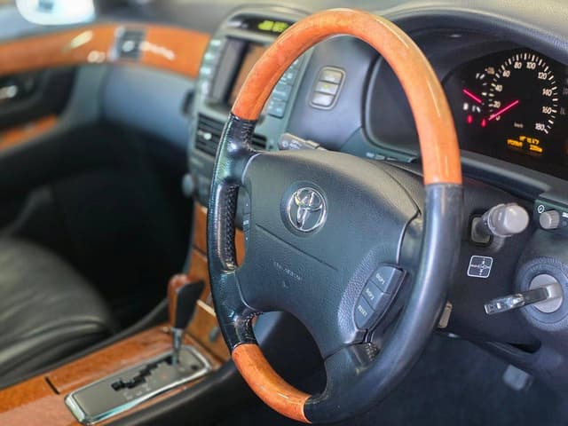 2001 Toyota Celsior JDM car for sale — photo 6 of 10