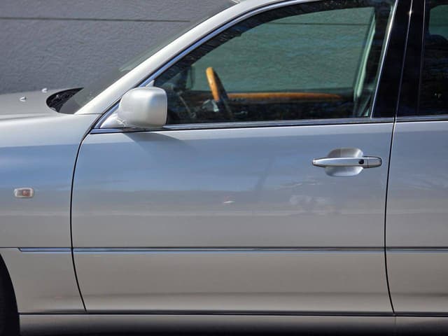 2001 Toyota Celsior JDM car for sale — photo 9 of 10