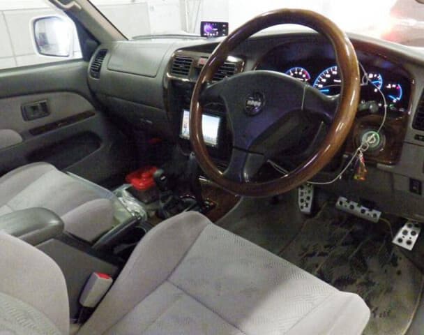2001 Toyota Hilux Surf JDM car for sale — photo 5 of 5