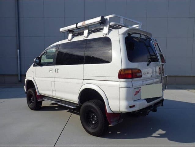 2000 Mitsubishi Delica JDM car for sale — photo 3 of 4