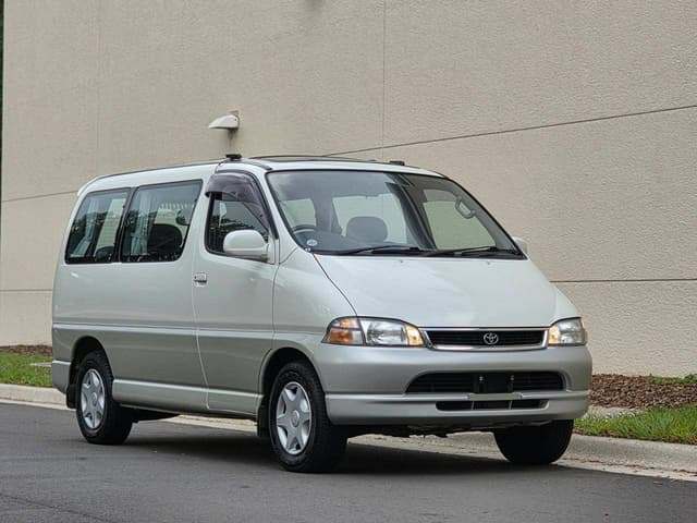 1996 Toyota Granvia JDM car for sale — photo 3 of 10