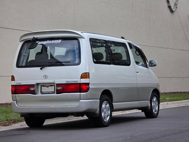 1996 Toyota Granvia JDM car for sale — photo 10 of 10