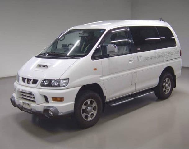 2001 Mitsubishi Delica JDM car for sale — photo 2 of 5
