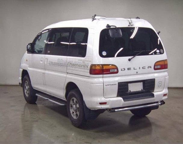 2001 Mitsubishi Delica JDM car for sale — photo 3 of 5