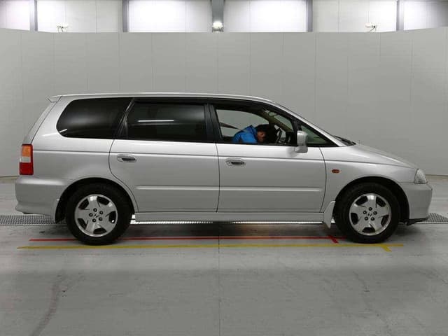2000 Honda Odyssey JDM car for sale — photo 4 of 10