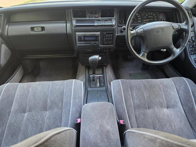 1994 Toyota Crown JDM car for sale — photo 2 of 10