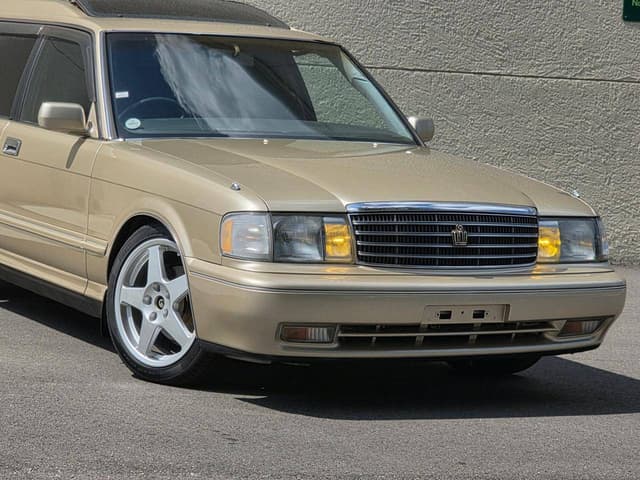 1994 Toyota Crown JDM car for sale — photo 4 of 10