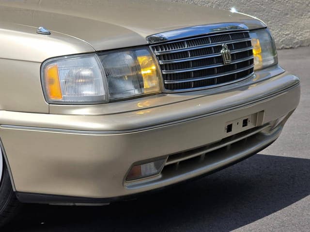 1994 Toyota Crown JDM car for sale — photo 6 of 10