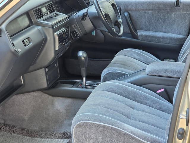 1994 Toyota Crown JDM car for sale — photo 7 of 10