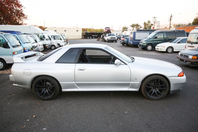 1991 Nissan Skyline JDM car for sale — photo 5 of 25