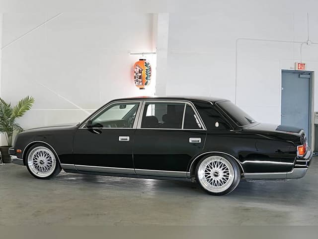 1999 Toyota Century JDM car for sale — photo 9 of 10