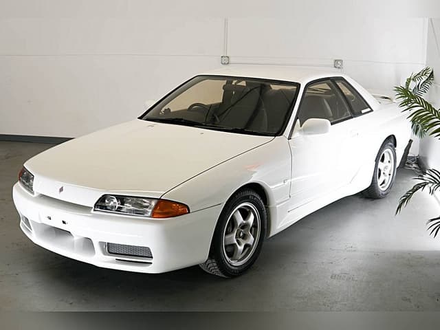 1991 Nissan Skyline JDM car for sale — photo 3 of 10