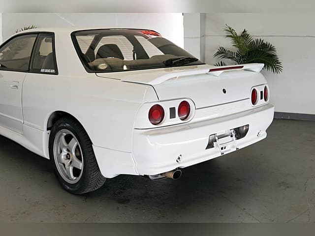 1991 Nissan Skyline JDM car for sale — photo 5 of 10