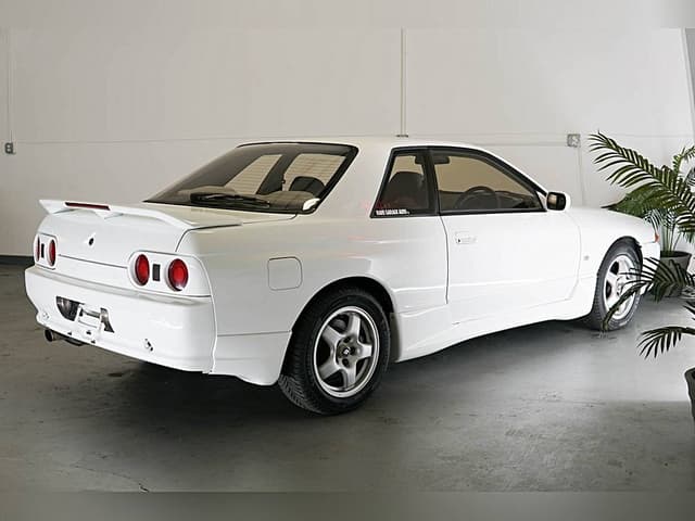1991 Nissan Skyline JDM car for sale — photo 7 of 10