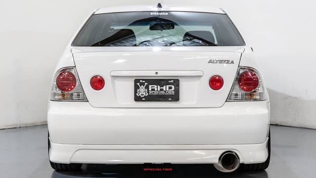 1999 Toyota Altezza JDM car for sale — photo 6 of 10