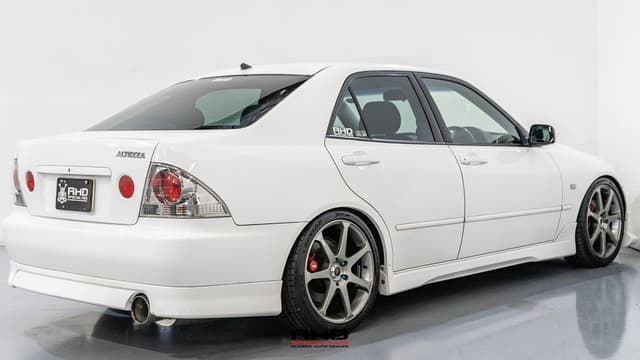1999 Toyota Altezza JDM car for sale — photo 7 of 10