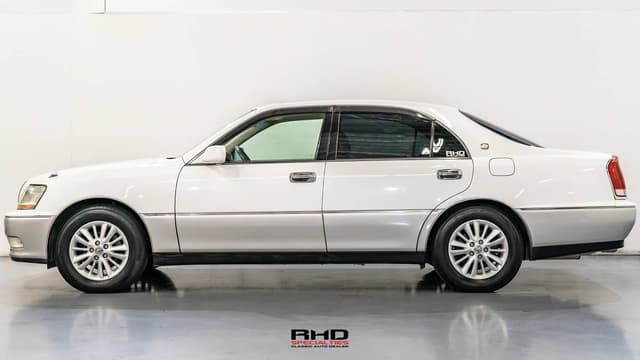 2000 Toyota Crown JDM car for sale — photo 4 of 10