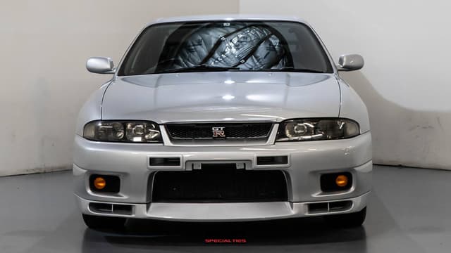 1995 Nissan Skyline JDM car for sale — photo 2 of 10
