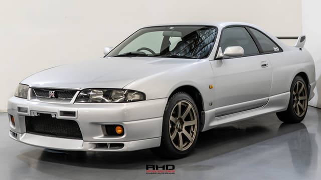1995 Nissan Skyline JDM car for sale — photo 3 of 10