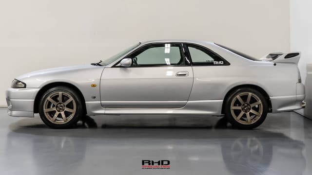 1995 Nissan Skyline JDM car for sale — photo 4 of 10
