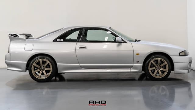 1995 Nissan Skyline JDM car for sale — photo 8 of 10