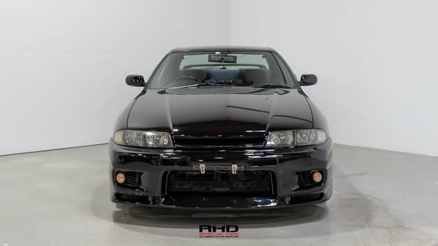1996 Nissan Skyline JDM car for sale — photo 2 of 10