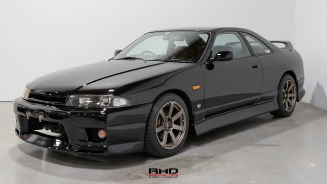 1996 Nissan Skyline JDM car for sale — photo 3 of 10