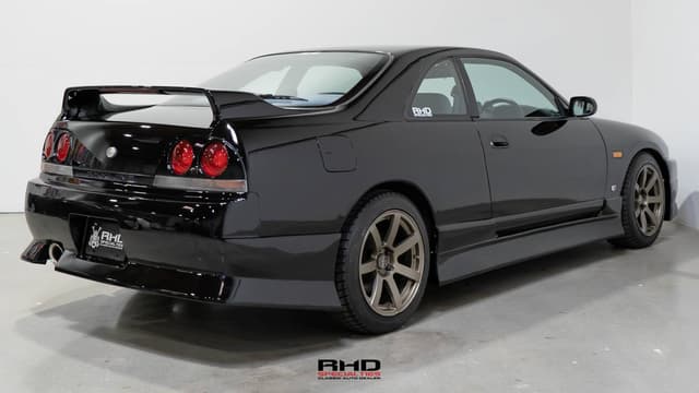 1996 Nissan Skyline JDM car for sale — photo 7 of 10