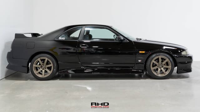1996 Nissan Skyline JDM car for sale — photo 8 of 10